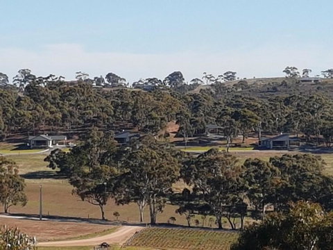 Neagles Retreat Villas - ACT Tourism 1