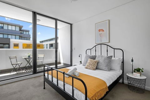 NEW 3BR Apt In Kingsgrove Sleeps 7 - ACT Tourism 0