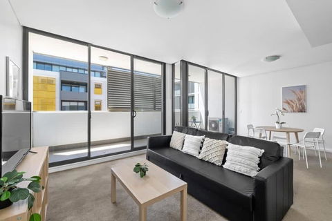 NEW 3BR Apt In Kingsgrove Sleeps 7 - ACT Tourism 3