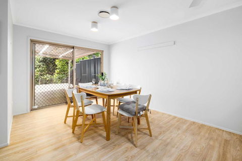 NEW 3BR Serene Creekside Retreat In Helensvale - ACT Tourism 3