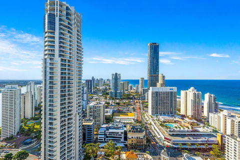 NEW Chevron Ocean Views Central Surfers. - ACT Tourism 3