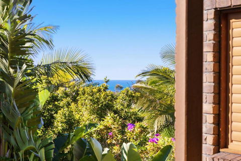 NEW Luxury Angourie Villa! Dream Location, WiFi ++ - ACT Tourism 3