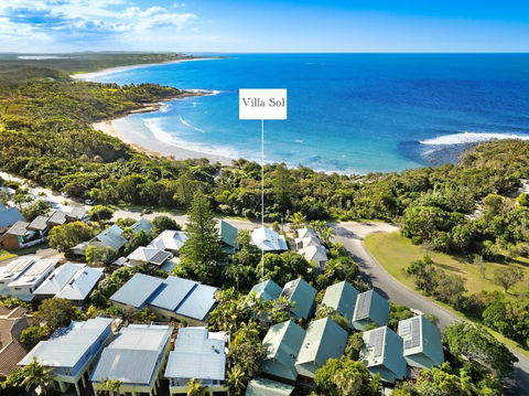 NEW Luxury Angourie Villa! Dream Location, WiFi ++ - ACT Tourism 1