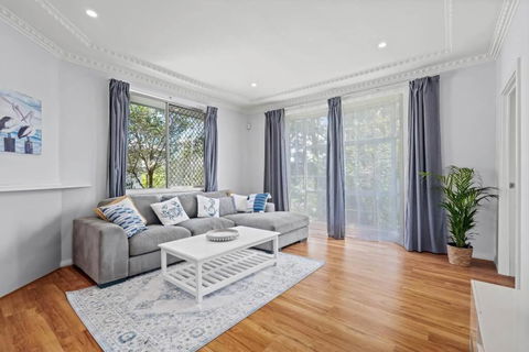 NEW Sailors Cove Pet Friendly - ACT Tourism 0