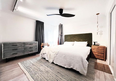 NEW Serene Modern Oasis - ACT Tourism 1