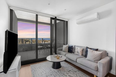 NEW Waterfront Living With Sublime Views 2B1B - ACT Tourism 1