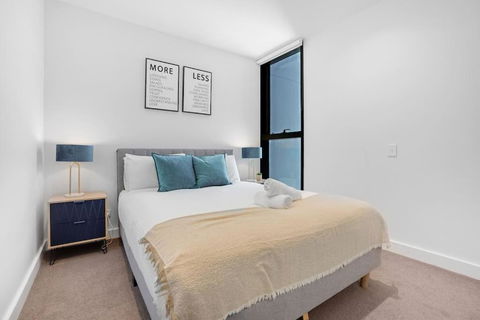 NEW Waterfront Living With Sublime Views 2B1B - ACT Tourism 3