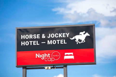 Nightcap At Horse & Jockey Hotel Warwick - ACT Tourism 2