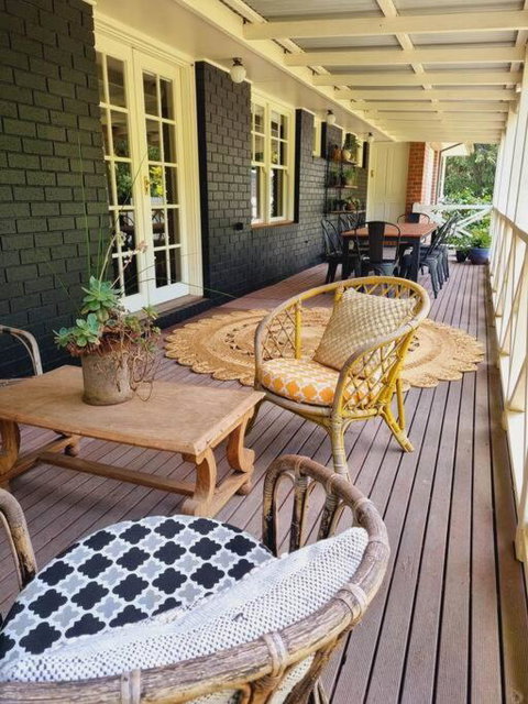Noonan House, 5 Bedrooms. Hop & Skip To Town - ACT Tourism 0