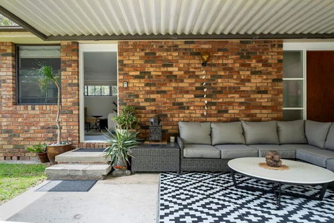 Oak Retreat Bliss By The Beach - ACT Tourism 0