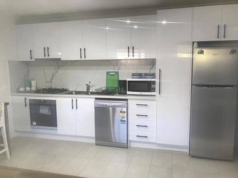 Oakleigh Private Unit - ACT Tourism 0