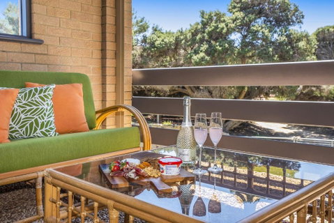 Ocean Close - Spacious Beach House - ACT Tourism 3