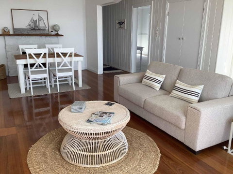 Ocean Views & City Convenience Perfect Getaway - ACT Tourism 1