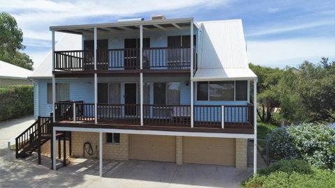 Ocean Vista Large Modern Home With Ocean Views - ACT Tourism 1