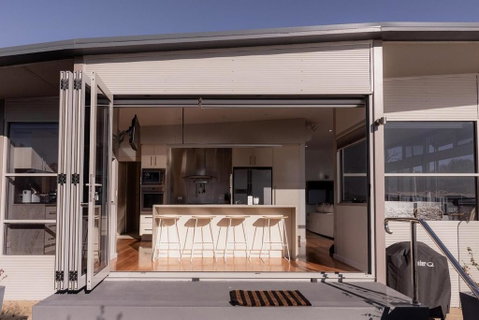 Oceanview Oasis In Opossum Bay - ACT Tourism 2