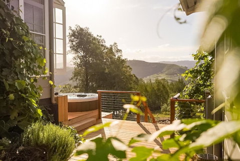 Olive Hill Spa, Views & Home Cinema - ACT Tourism 0