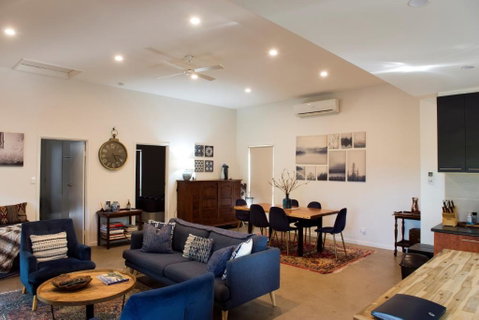 Omaroo High Country Retreat - ACT Tourism 1