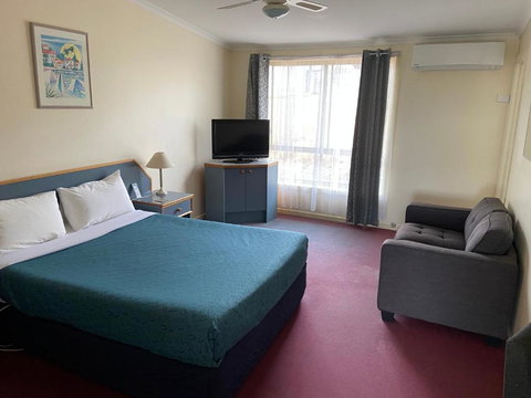 Orbost Country Man Motor Inn - ACT Tourism 2