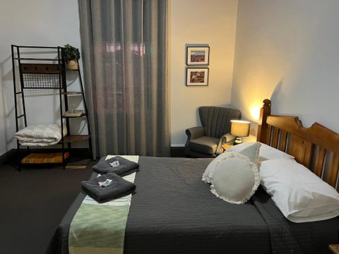 Oriental Hotel Tumut - ACT Tourism 1
