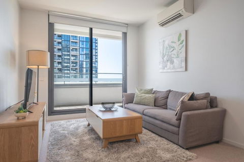 Panoramic Views 2br With Pool And Free Carpark - ACT Tourism 0