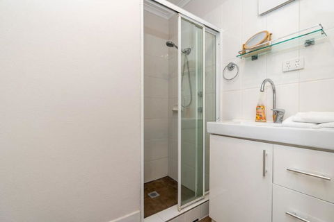 Peaceful 1BR Home Near Canberra Hospital - ACT Tourism 3