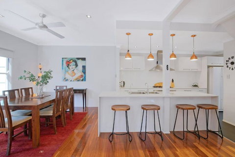 Paddington Cottage - A Classic Queenslander Stay - ACT Tourism 3