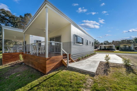 Painters Island Holiday Park - ACT Tourism 0
