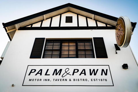 Palm And Pawn Motor Inn - ACT Tourism 0