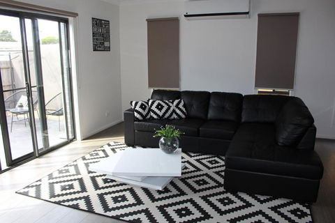 Palm Grove Beach House Dromana - ACT Tourism 3