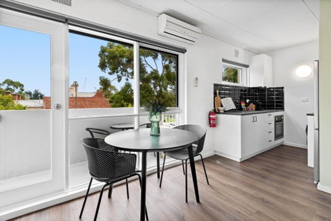 Peaceful 1-Bed Apartment Near The City Centre - ACT Tourism 2