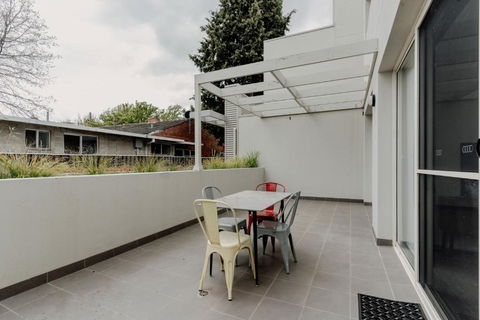 Peaceful 1-Bed Apartment Close To Lonsdale St - ACT Tourism 3