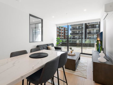 Peaceful 1-Bed Unit With A Spacious Balcony - ACT Tourism 3