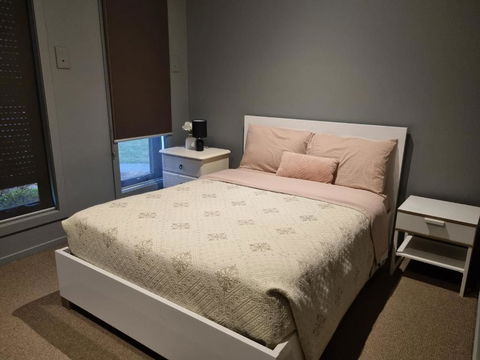 Peaceful 3 Bedroom House In Melton Vic - ACT Tourism 1