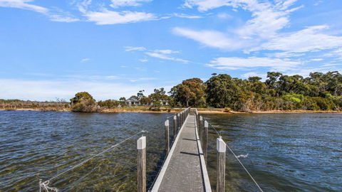 Peninsula At Metung - Access By Boat Only - ACT Tourism 1