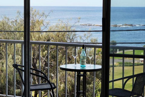 Penthouse Apartment Ocean Views - ACT Tourism 0