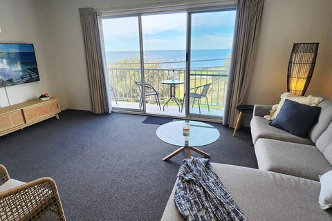 Penthouse Apartment Ocean Views - ACT Tourism 1