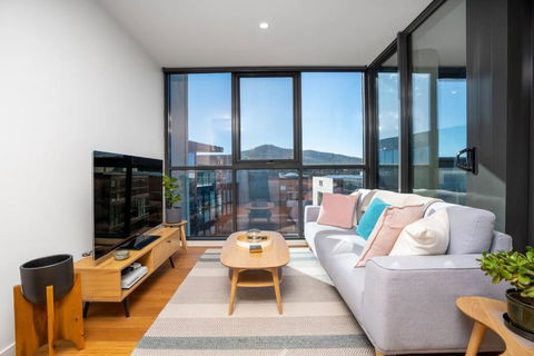 Perfectly Located 1BR BA Apartment - ACT Tourism 0