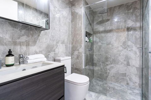 Perfectly Located 1BR BA Apartment - ACT Tourism 3