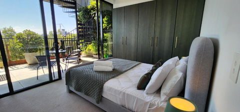 Penthouse Perfection With Private Rooftop Pool - ACT Tourism 3