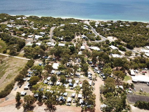 Peppermint Grove Beach Holiday Park - ACT Tourism 0