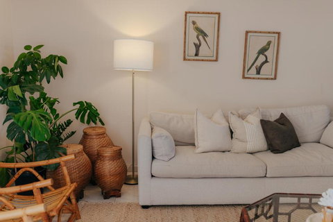 Pet Friendly Townhouse - ACT Tourism 0