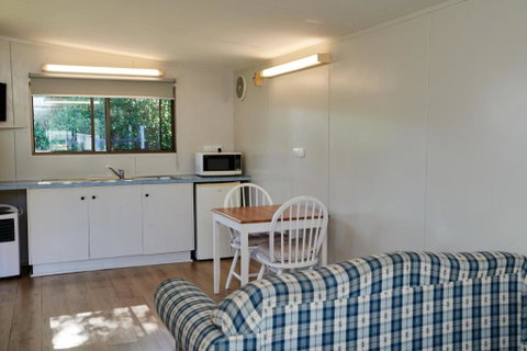 Pine Country Caravan Park - ACT Tourism 1