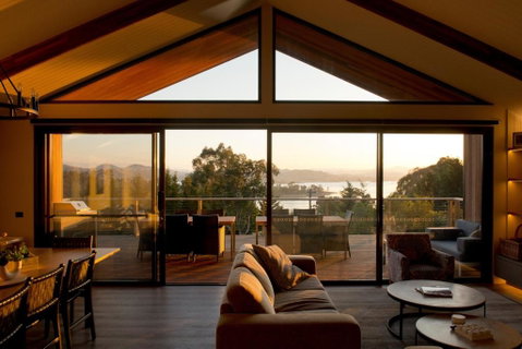 Pinewood High Country Retreat - Lake Eildon Luxe - ACT Tourism 3