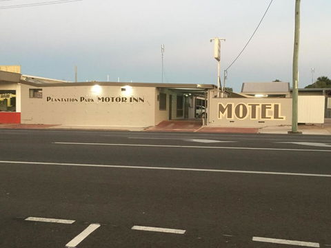 Plantation Park Motor Inn - ACT Tourism 1