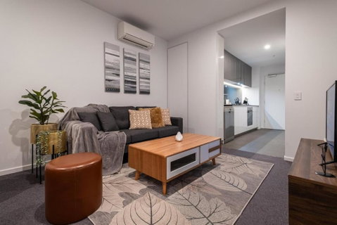 Pleasant &bright 2br2ba Apt Footscray Pool - ACT Tourism 0