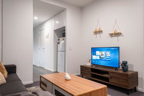 Pleasant &bright 2br2ba Apt Footscray Pool - ACT Tourism 2