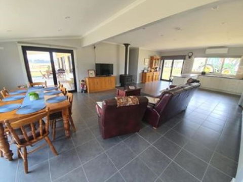 Pleasant Hill BnB - ACT Tourism 3