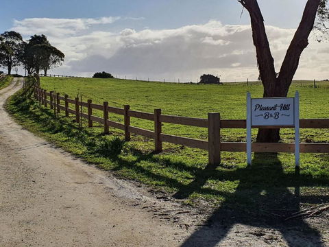 Pleasant Hill BnB - ACT Tourism 1