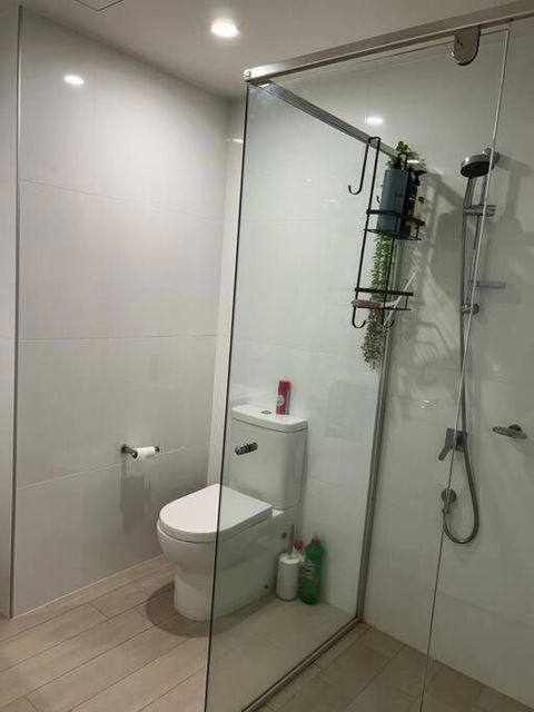 Plush Apartment On Mort - ACT Tourism 1