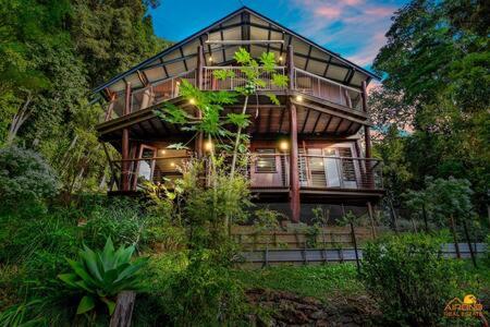 Pole Home In Paradise @ Kuranda - ACT Tourism 0